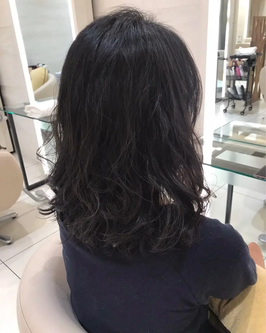 ミディアム パーマ 石田 優菜のヘアスタイル