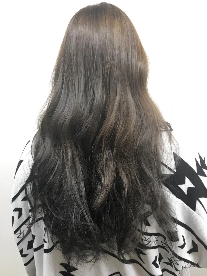 ロング カラー アッシュ ブリーチ c& ちはるのヘアスタイル