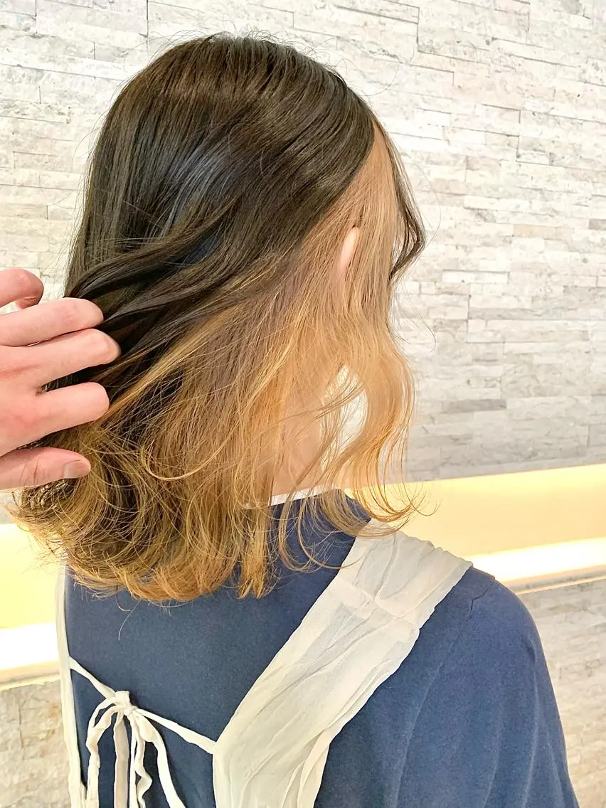 ミディアム カラー ヘアアレンジ ベージュカラー ブリーチ ミルクティーベージュ 🔶似合わせセンター パート/ヤス🔶のヘアスタイル