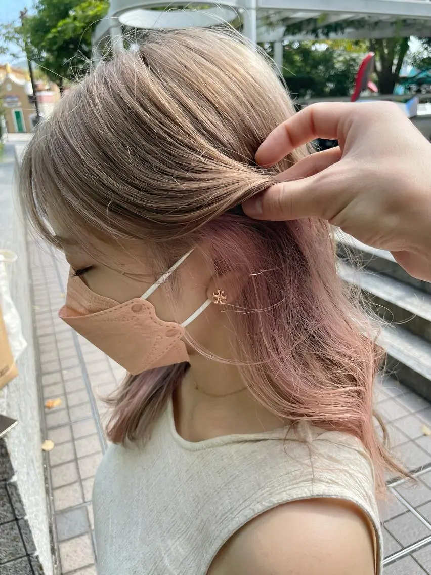 ロング カラー ベージュカラー インナーカラー ミルクティーベージュ ピンクカラー シアーピンク 🩵アンブレラカラー 髪質改善　丸尾】のヘアスタイル