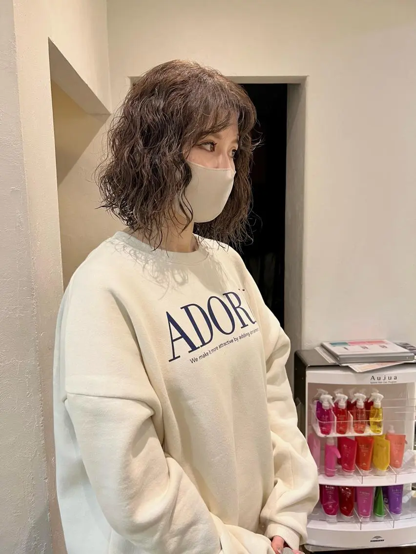 ミディアム カラー グレージュ ハイライトカラー オレンジ ハイライト ショート& パーマ　坂本のヘアスタイル