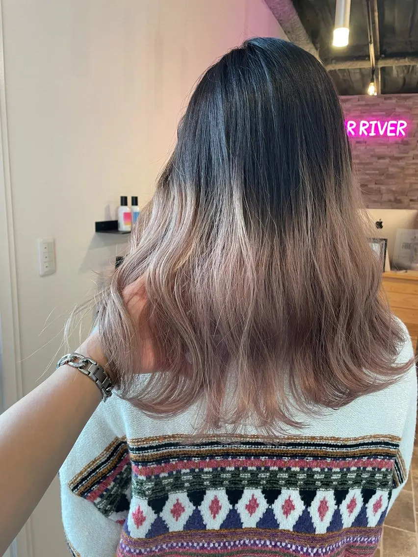セミロング カラー ベージュカラー グラデーションカラー ホワイトベージュ ヘアカラー YUI/ ブリーチカラー🌷のヘアスタイル