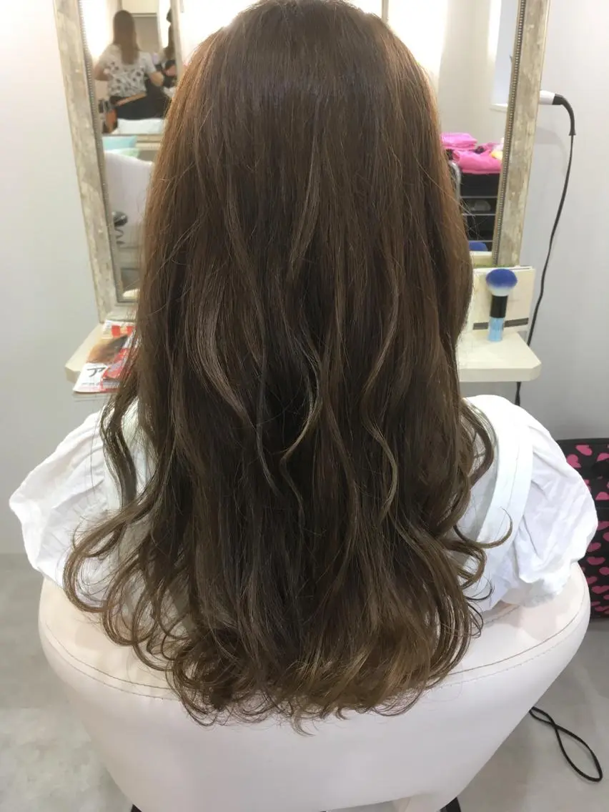 セミロング ロング カラー 髪質改善 中川 翔のヘアスタイル