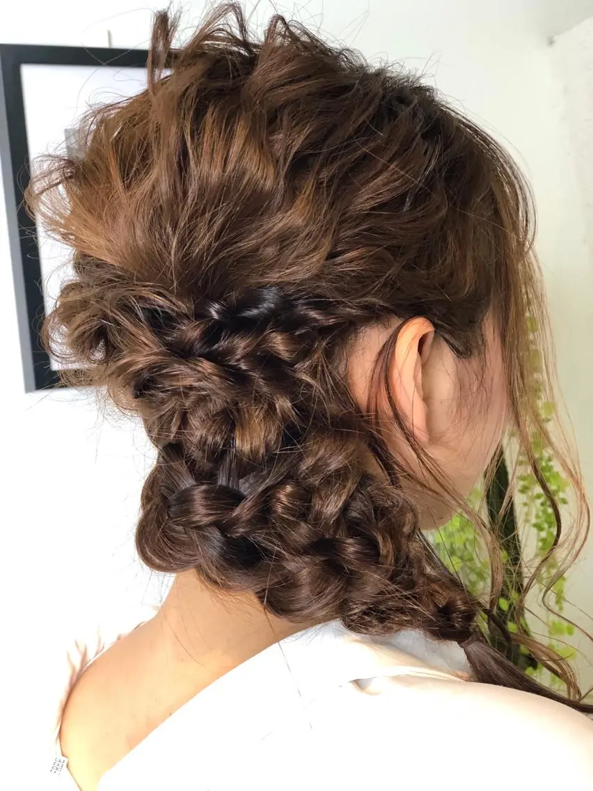 セミロング ヘアセット Lovis moa 〘国分 かな〙のヘアスタイル