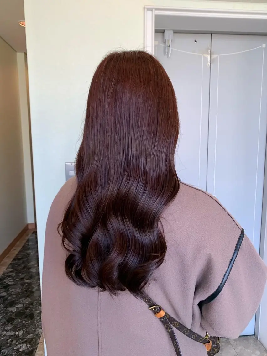 ロング カラー ブラウンカラー ピンクカラー ピンクブラウン NUMBER 天王寺 🌼yuriのヘアスタイル