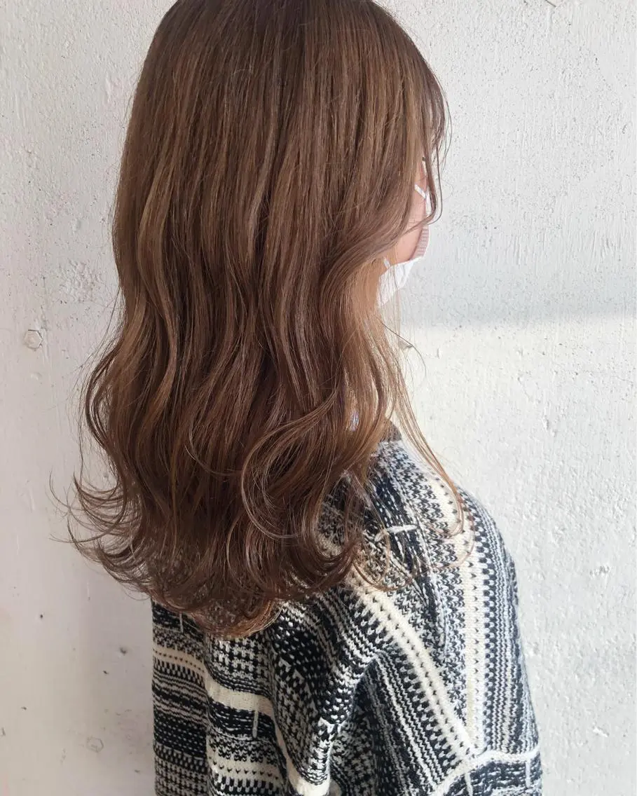 セミロング カラー ベージュカラー ブリーチ カット ヘアカラー トリートメント ふくだ りさ【ciAo!】のヘアスタイル