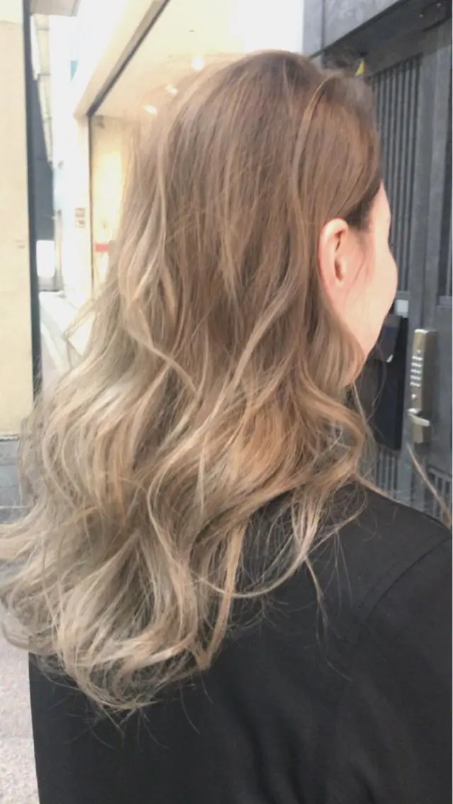ロング カラー ブリーチ ケアブリーチ ダブルカラー ハイトーンカラー イルミナカラー メンズヘア特化 崎田 成人のヘアスタイル