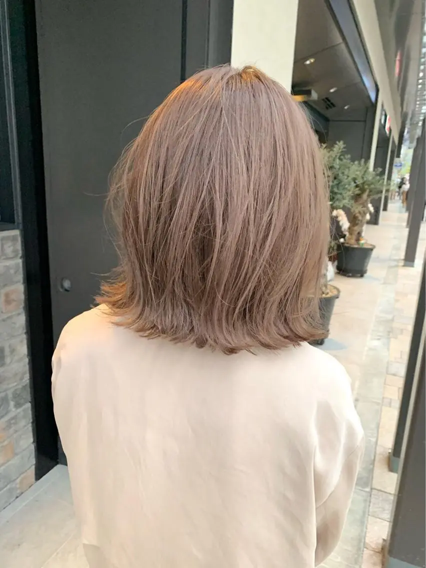 ミディアム ボブ レイヤーカット 外ハネヘア 河崎 ブルーナちえみのヘアスタイル