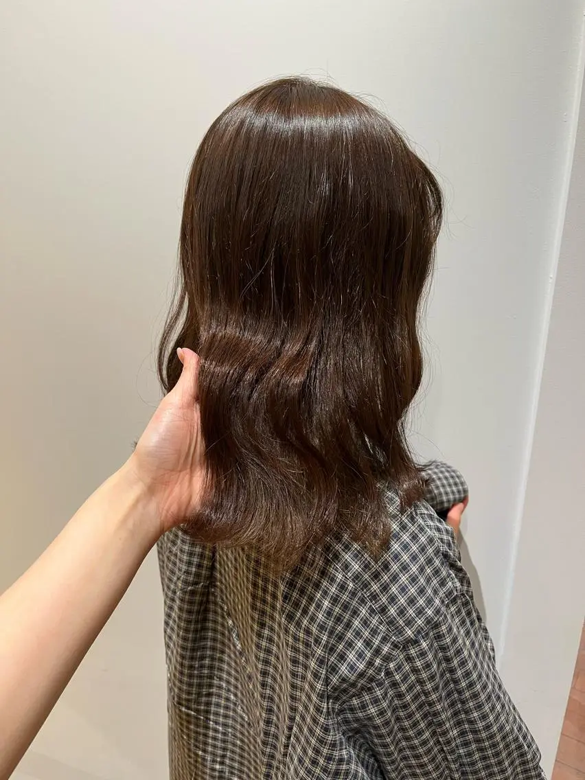 ミディアム カラー カット ヘアカラー トリートメント 片岡 由依のヘアスタイル