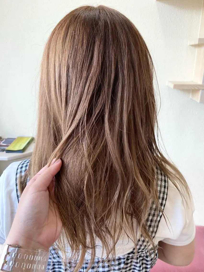 セミロング カラー ベージュカラー ヘアカラー トリートメント 中川 茜里のヘアスタイル