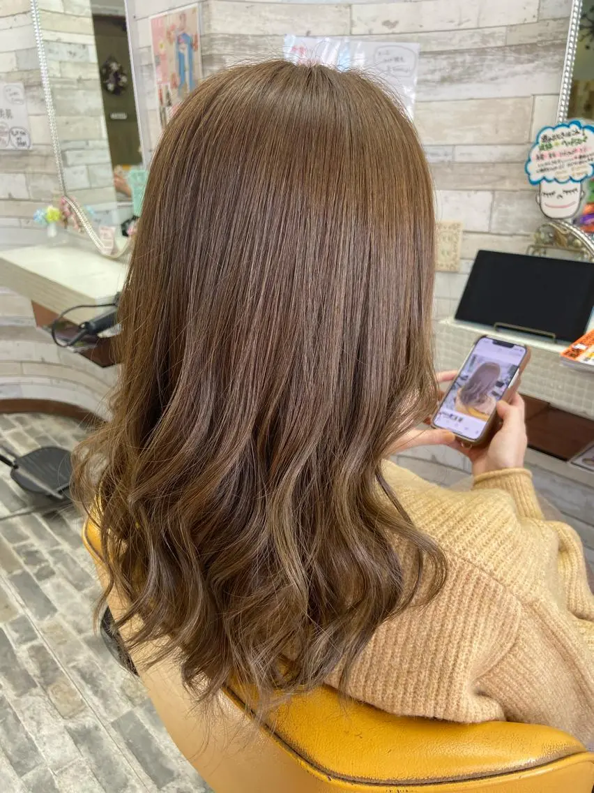 セミロング カラー イルミナカラー ヘアカラー トリートメント 大坪 拓斗のヘアスタイル