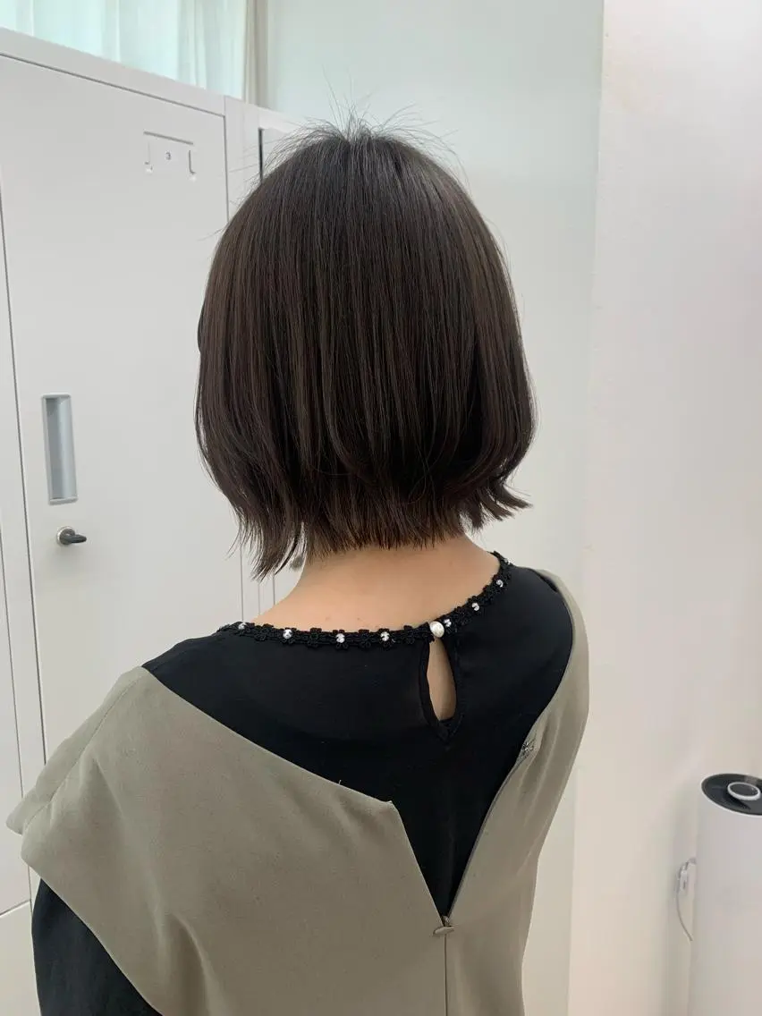 ミディアム カラー ベージュカラー オリーブベージュ ボブ cirrus🕊 山縣あかりのヘアスタイル