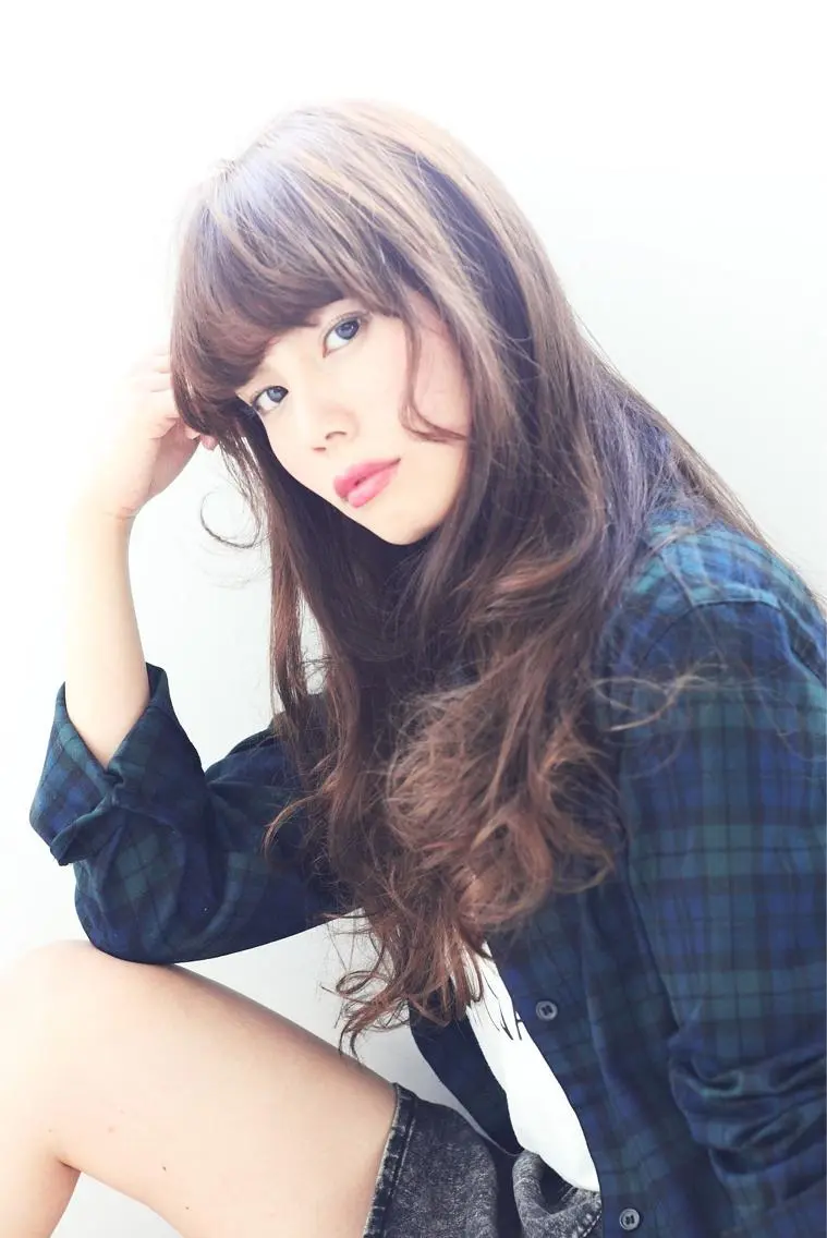 セミロング カラー パーマ カット ヘアカラー トリートメント 隈本 大地のヘアスタイル