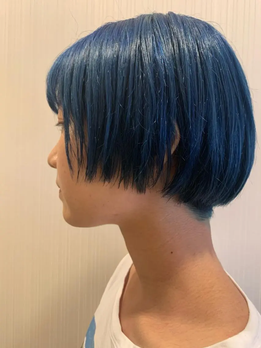 ショート カラー ブルーカラー 🌈🌸あおき みちる🌟💗のヘアスタイル