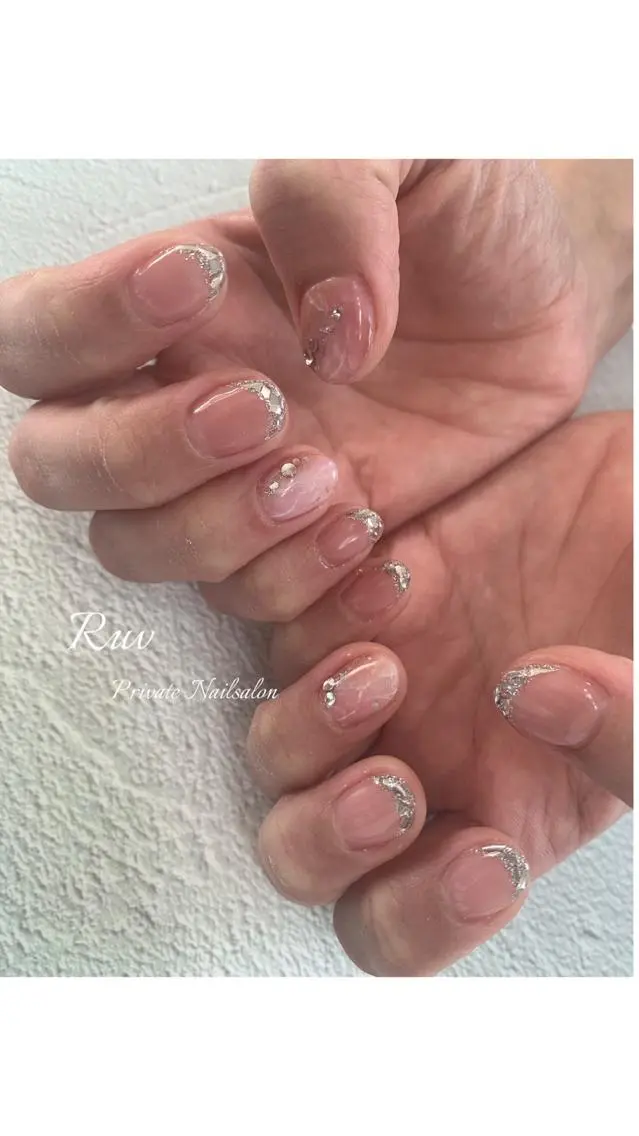 ネイル ニュアンスネイル ハンドネイル プライベート ネイルサロン　ルヴのネイルデザイン
