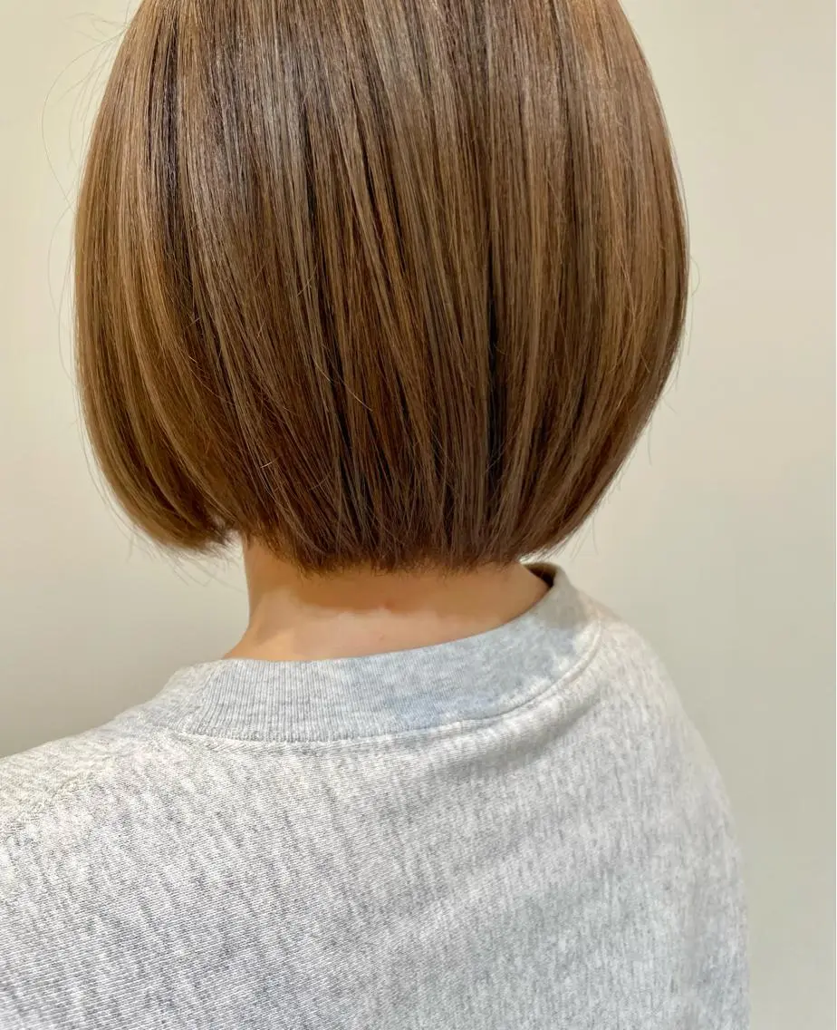 ショート カラー 新谷 玲日のヘアスタイル