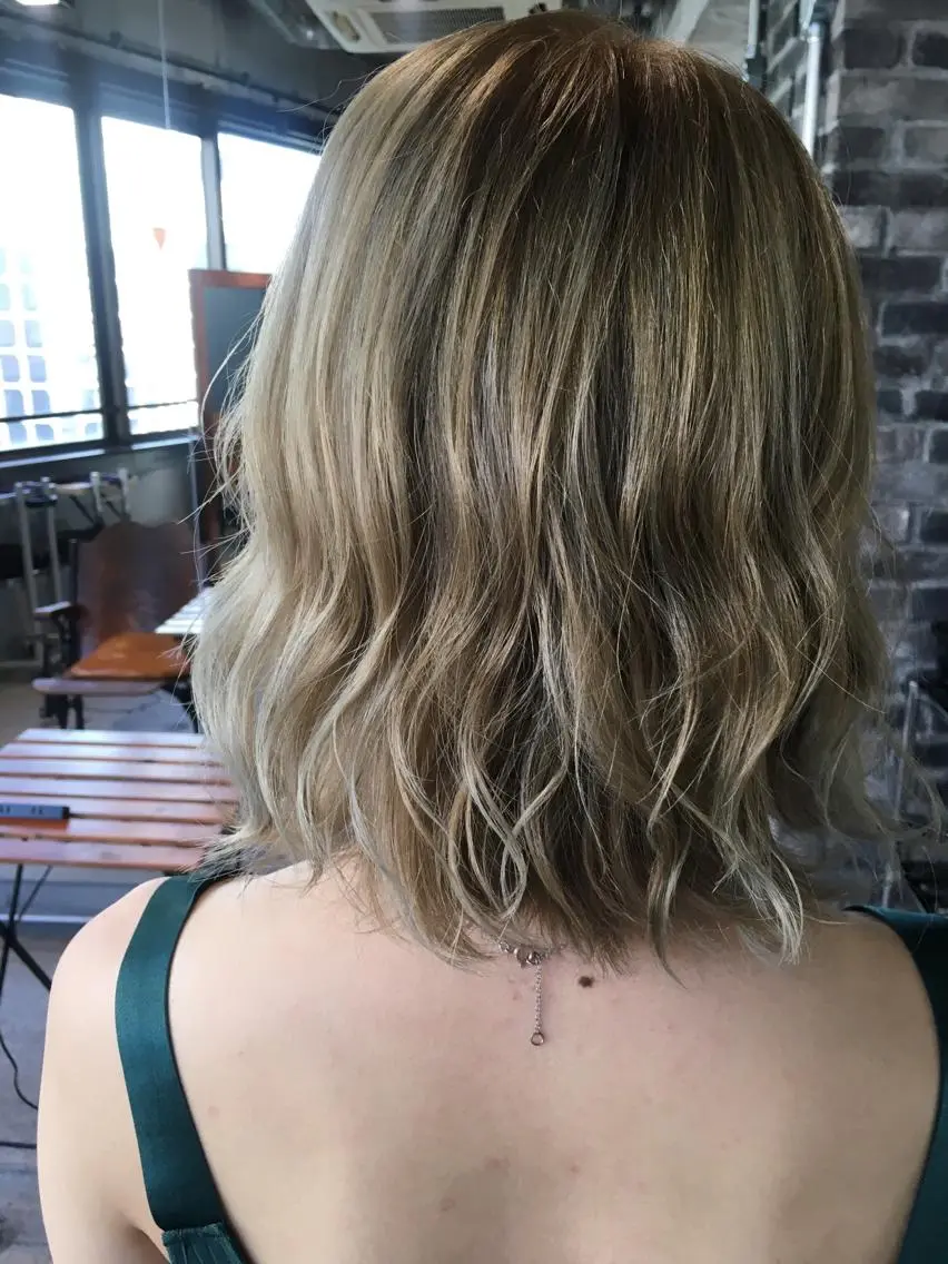 ショート カラー アッシュ アッシュブロンド ブリーチ ブロンド 外国人風カラー 代表 中島貴志のヘアスタイル