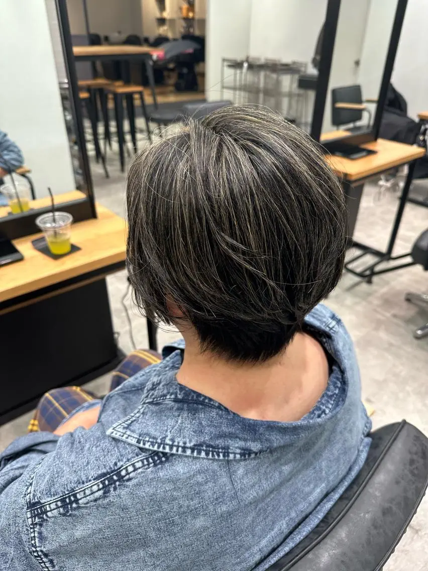 ショート カラー ハイライトカラー 外国人風カラー ハイライト カラー専門美容師🤍 Manami🤍のヘアスタイル