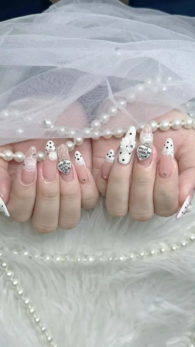 ネイル フレンチネイル ジェルネイル ハロウィン 韓国ネイル マグネットネイル ハンドネイル H.baby Nail Salonのネイルデザイン