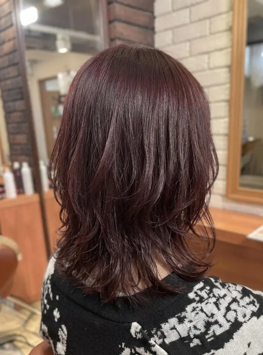 ミディアム カラー ピンクカラー くびれヘア レイヤーカット 小顔カット ウルフカット カット ヘアカラー トリートメント ヘッドスパ flencia 丸 和博|カットのヘアスタイル