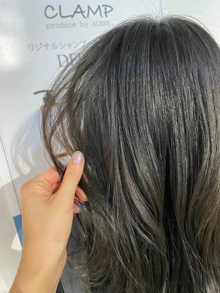 ミディアム カラー アディクシーカラー ブリーチ グレージュ ブリーチなしカラー ヘアカラー トリートメント 🍊新宿南口🍊 ERINAのヘアスタイル