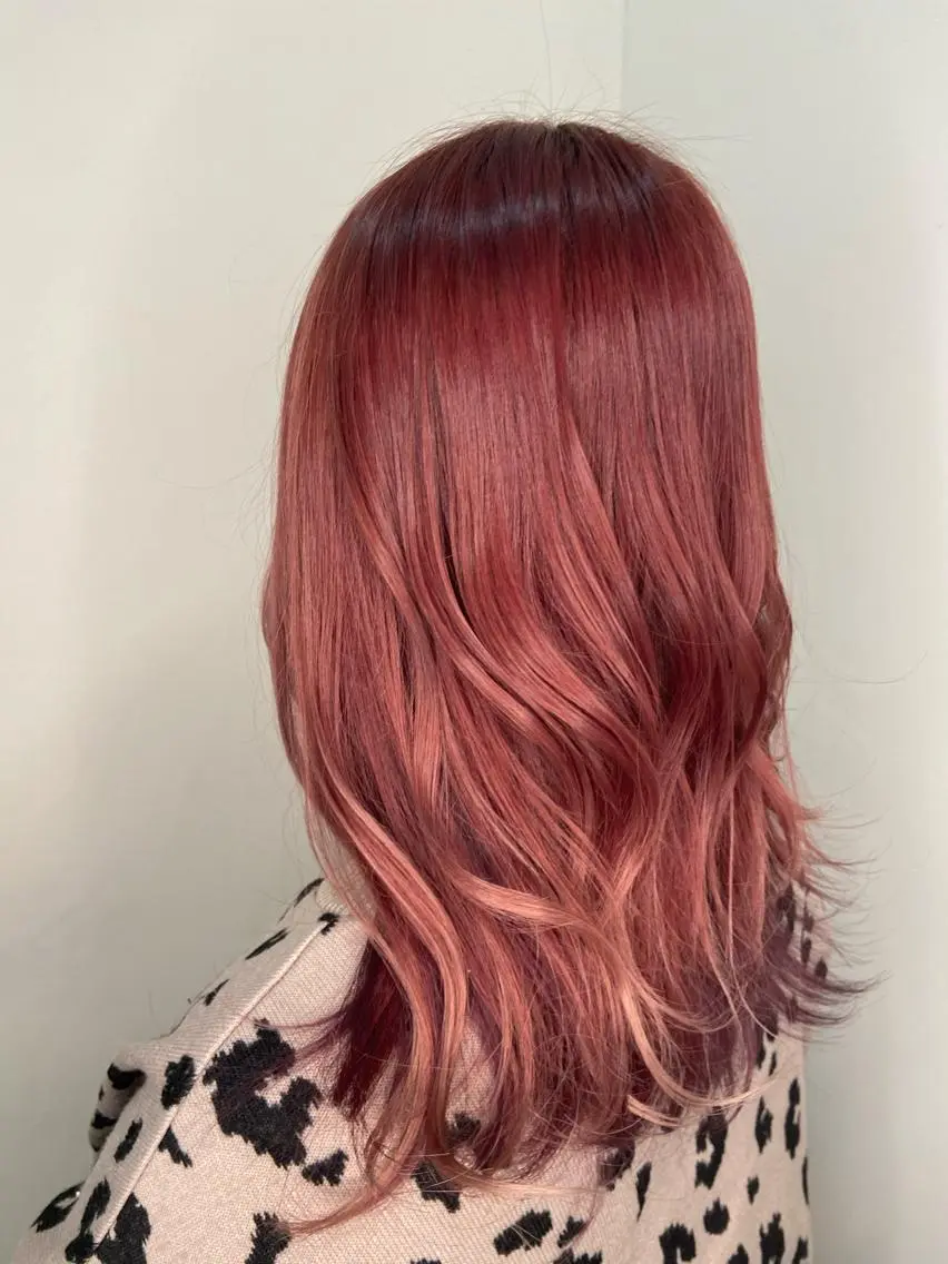 セミロング 吉村 夏椰のヘアスタイル