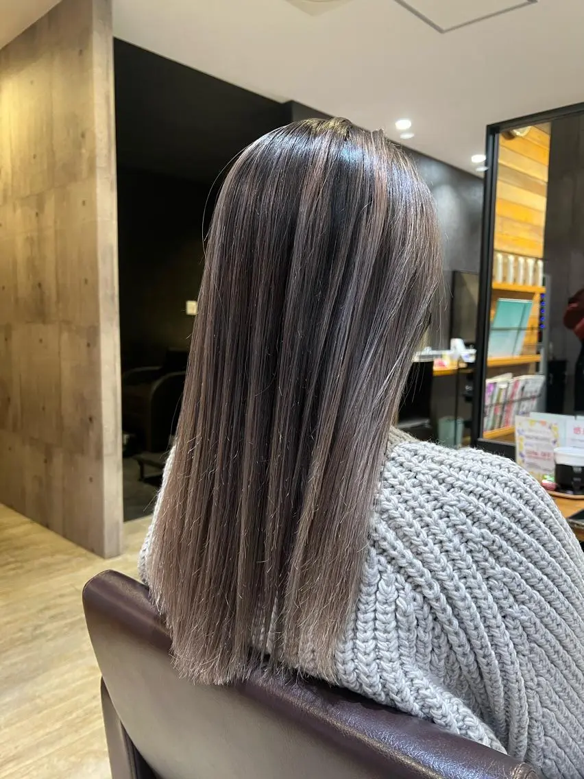 ロング ヘアカラー レイヤーカット TAIKIのヘアスタイル