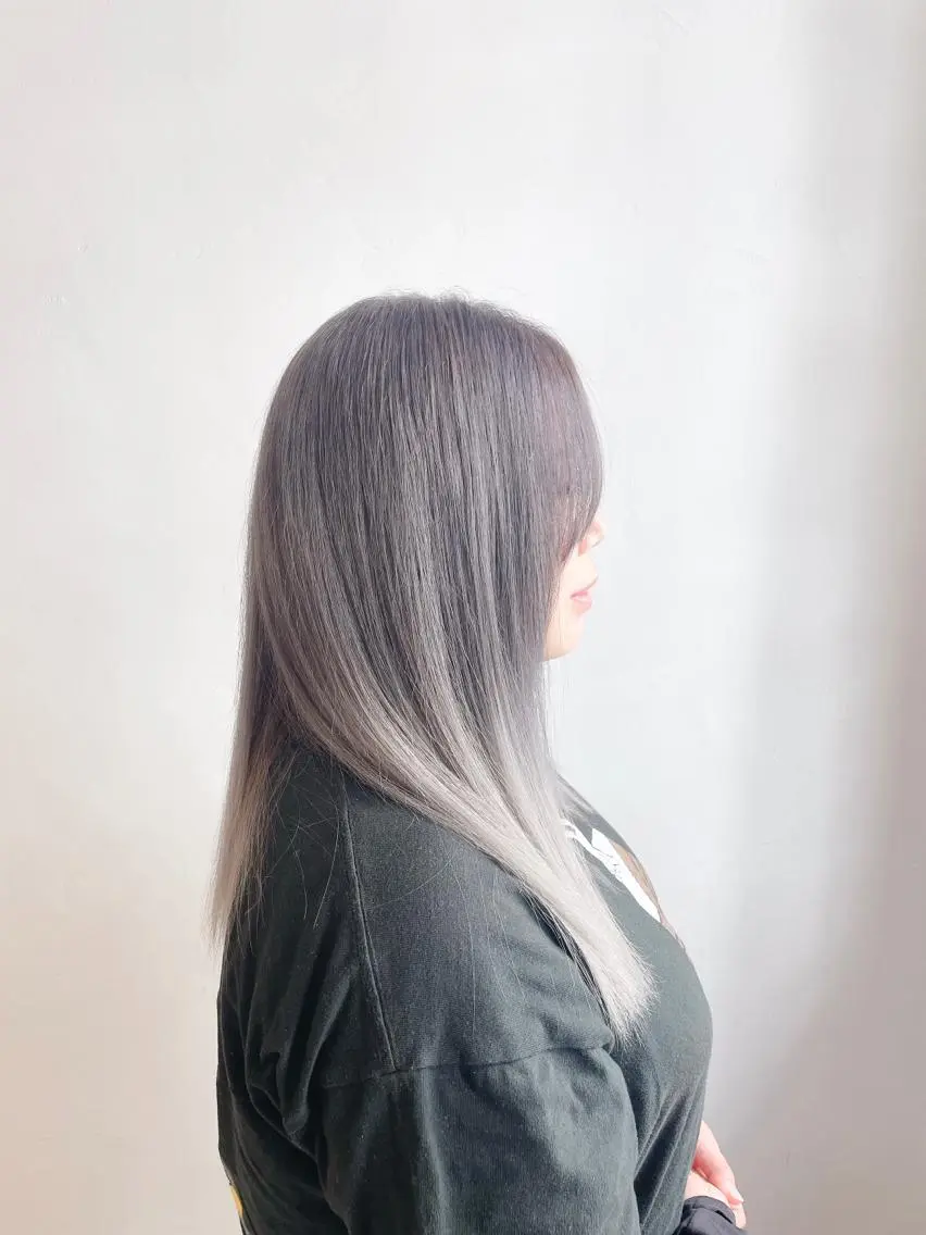 ロング カラー バレイヤージュ ブリーチ ケアブリーチ ダークグレー ダブルカラー ヘアカラー トリートメント ブリーチの神 KYONのその他イメージ