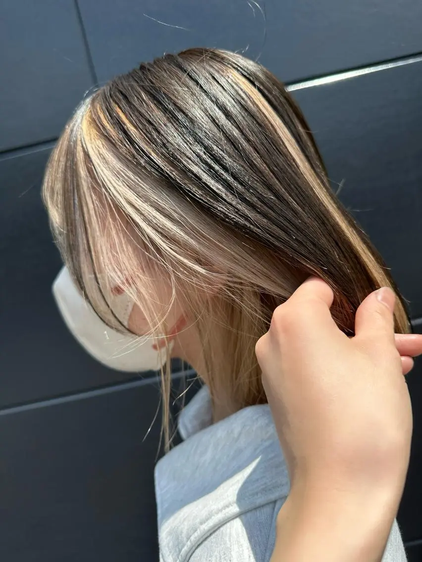 カラー 岩村 夏姫のヘアスタイル