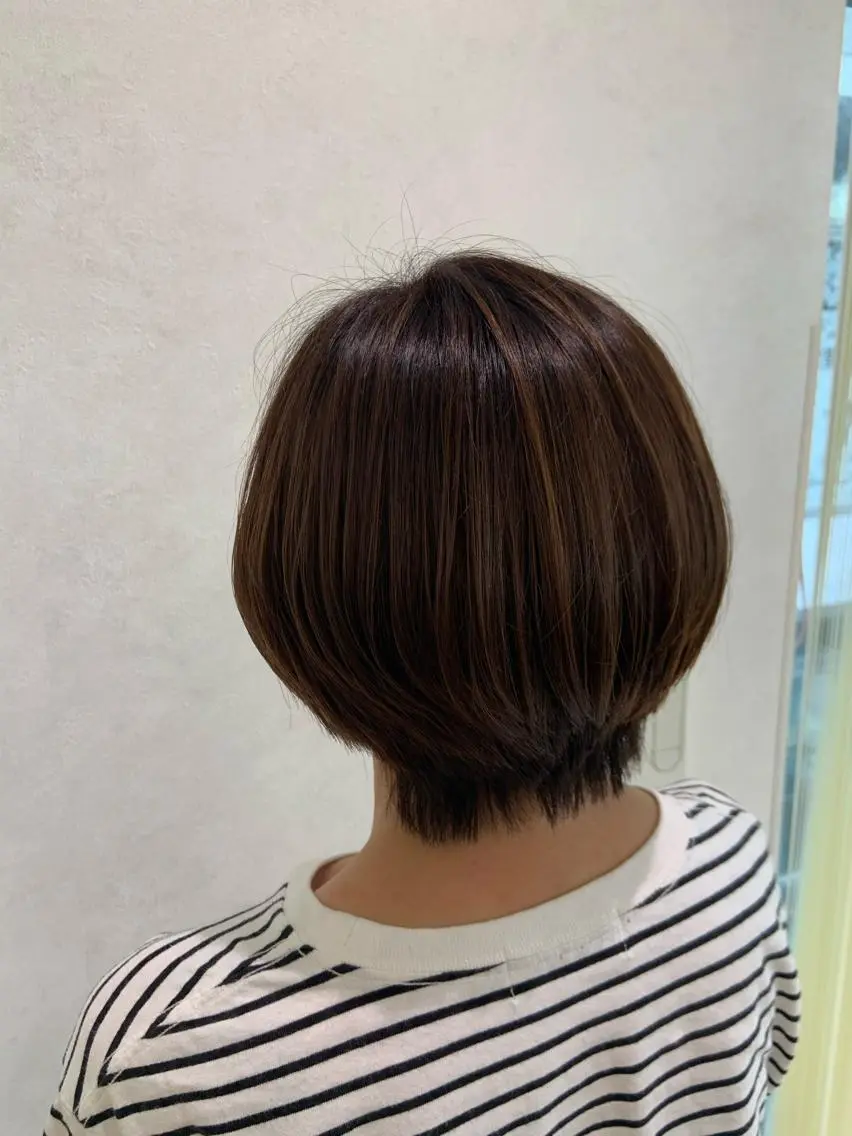 ショート カラー パーマ ヘアアレンジ ハイライトカラー ハイライト ハイトーンカラー🤍 山下 優華のヘアスタイル