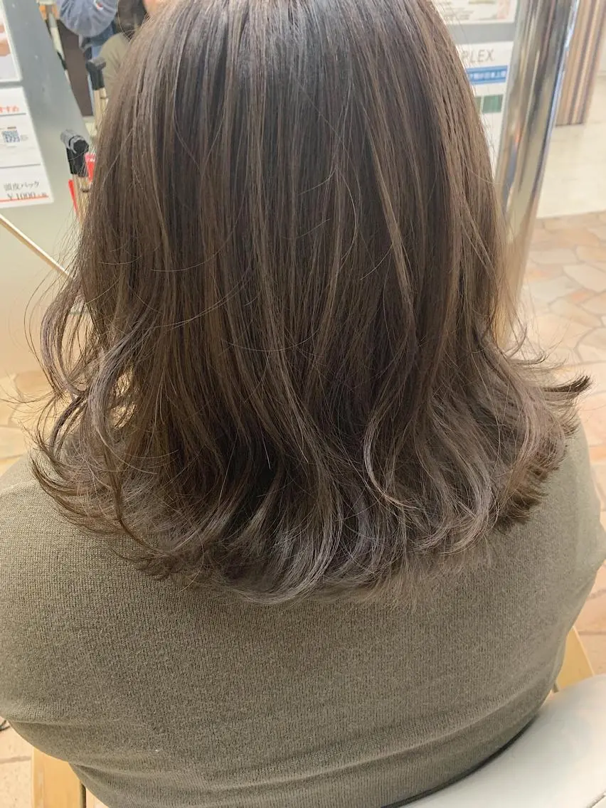 ミディアム カラー ヘアアレンジ グレージュ ハットリ /北習志野のヘアスタイル