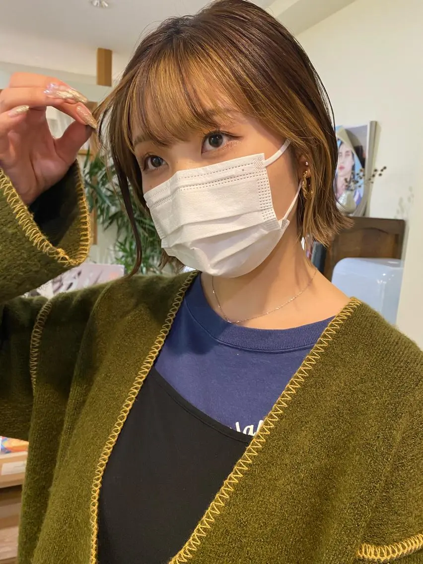 ショート カラー レイヤー🌟艶カラー 🕊まやのヘアスタイル