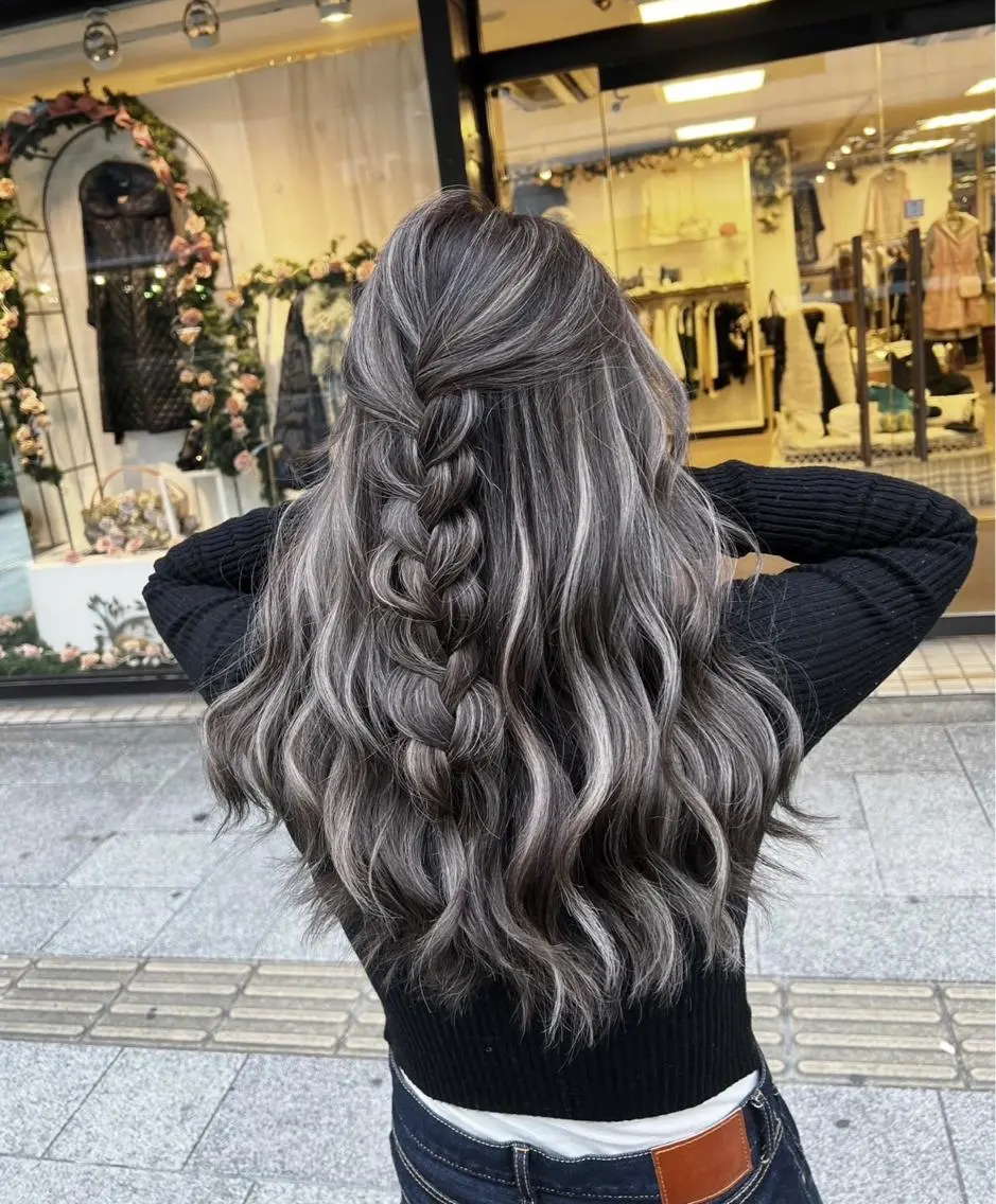ロング カラー ヘアアレンジ ダークグレー ダークグレージュ グレージュ ハイライトカラー ハイライト 指名数No.1 /NAOYAのヘアスタイル
