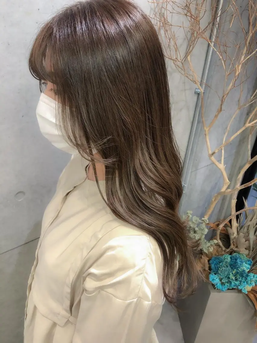 ロング カラー ヘアアレンジ ブラウンカラー イルミナカラー モカブラウン rii-🩰 トレンドメイクのヘアスタイル