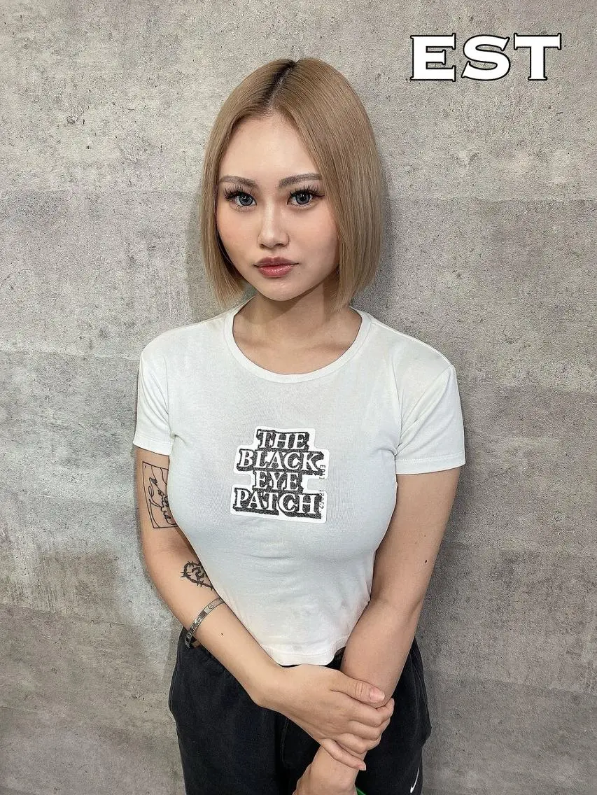 ロング カラー ヘアアレンジ シールエクステ バレイヤージュ ベージュカラー ブリーチ ケアブリーチ M. KANAのヘアスタイル