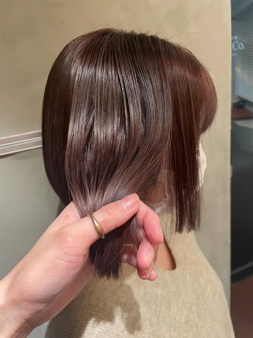 ショート カラー ベージュカラー 大人girly🛋️ 🤍yukakoのヘアスタイル
