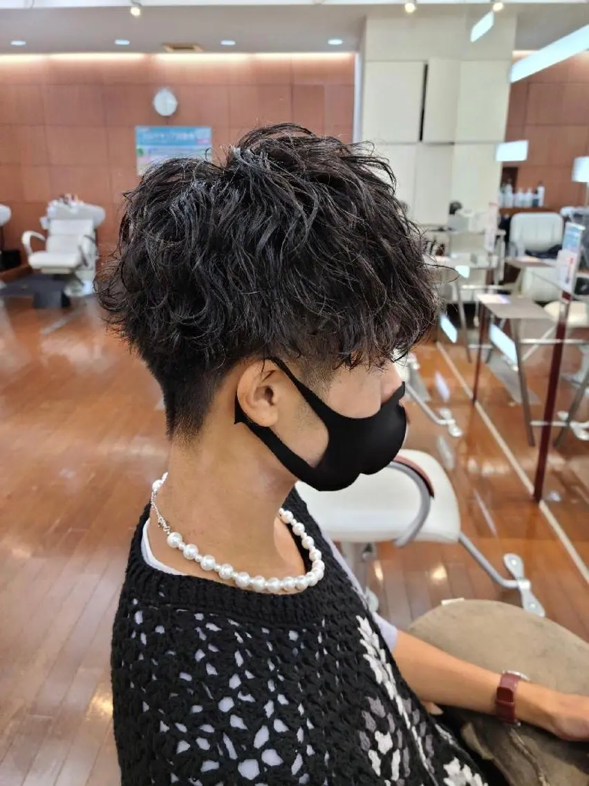 パーマ メンズ メンズパーマ ツイストスパイラルパーマ スパイラルパーマ 波巻きスパイラル 河原崎　基のヘアスタイル