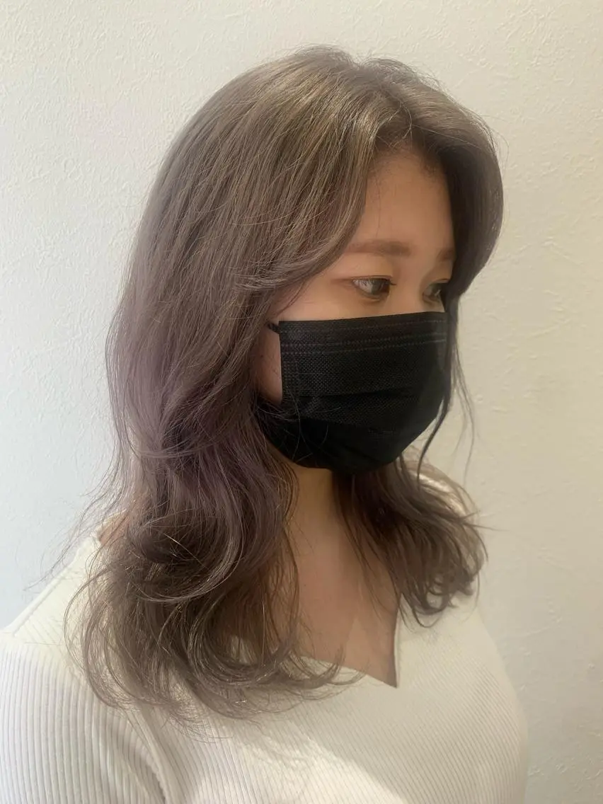 セミロング カラー シルバー ホワイトシルバー カット ヘアカラー トリートメント hubhair レイヤー/透明感のヘアスタイル
