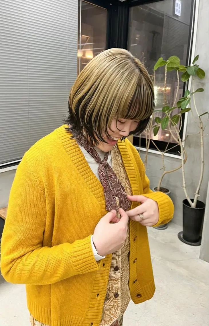 ショート カラー ウルフカット 村田 春歌のヘアスタイル