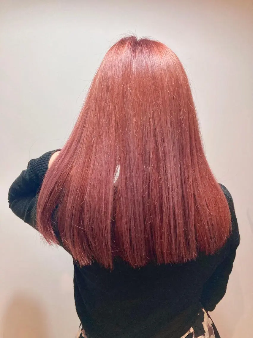 セミロング タカツド ユウキのヘアスタイル