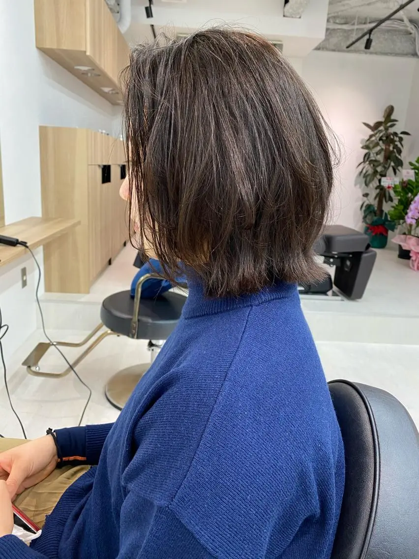 ミディアム カラー グレージュ オリーブグレージュ オリーブグレー レイヤーボブ/ボブ 仲川和人のヘアスタイル