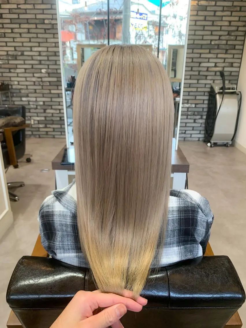 ロング カラー ブリーチ ケアブリーチ ダブルカラー ハイライトカラー ハイトーンカラー ヘアカラー トリートメント 地毛風ストレート/ 髪質改善/榎本流行のヘアスタイル
