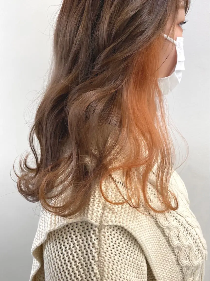 セミロング カラー ベージュカラー イヤリングカラー インナーカラー ラベンダーカラー オレンジ Unami MIHA☘️*゜のヘアスタイル