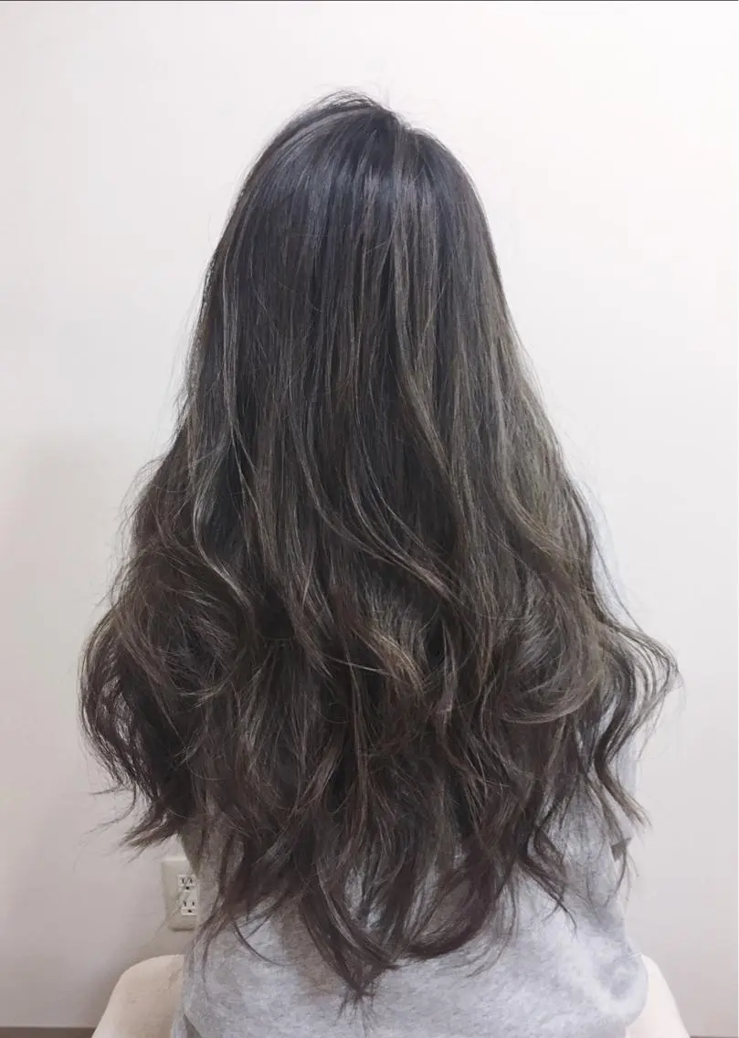 ロング MAAT所属 AKANEのヘアスタイル