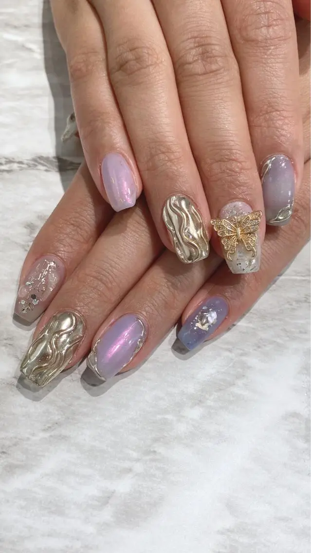 ネイル ミラーネイル ニュアンスネイル ハンドネイル フットネイル ハンドケア ✴︎:.｡. MAKI.｡.:✴︎のネイルデザイン