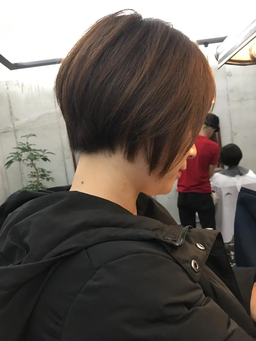 ショート カラー カット ヘアカラー 松岡 俊輔のヘアスタイル