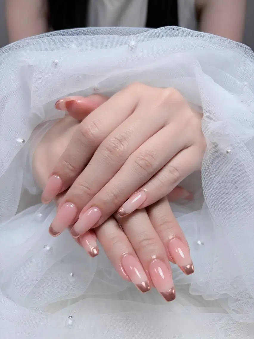 ネイル 韓国ネイル マグネットネイル 持ち込み ニュアンスネイル シンプルネイル ハンドネイル Huyn Nail Shinjyukuのネイルデザイン