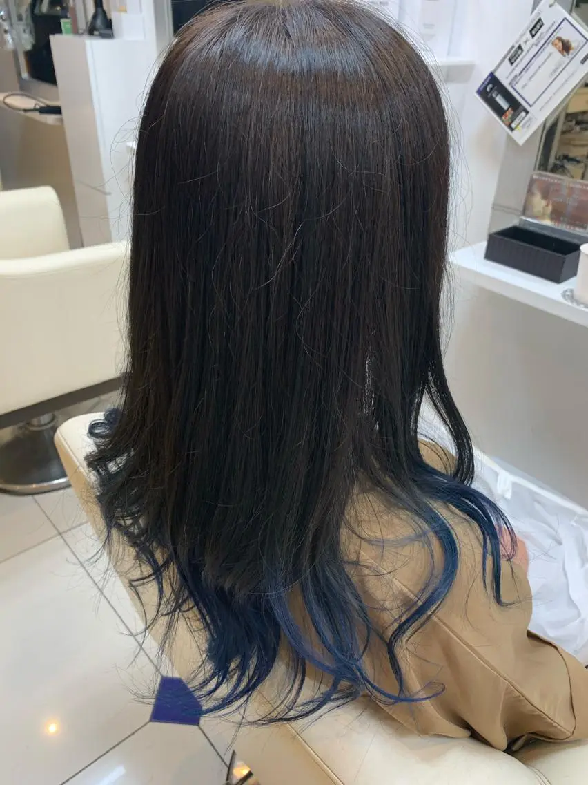 セミロング カラー グラデーションカラー 柳川 玲也のヘアスタイル