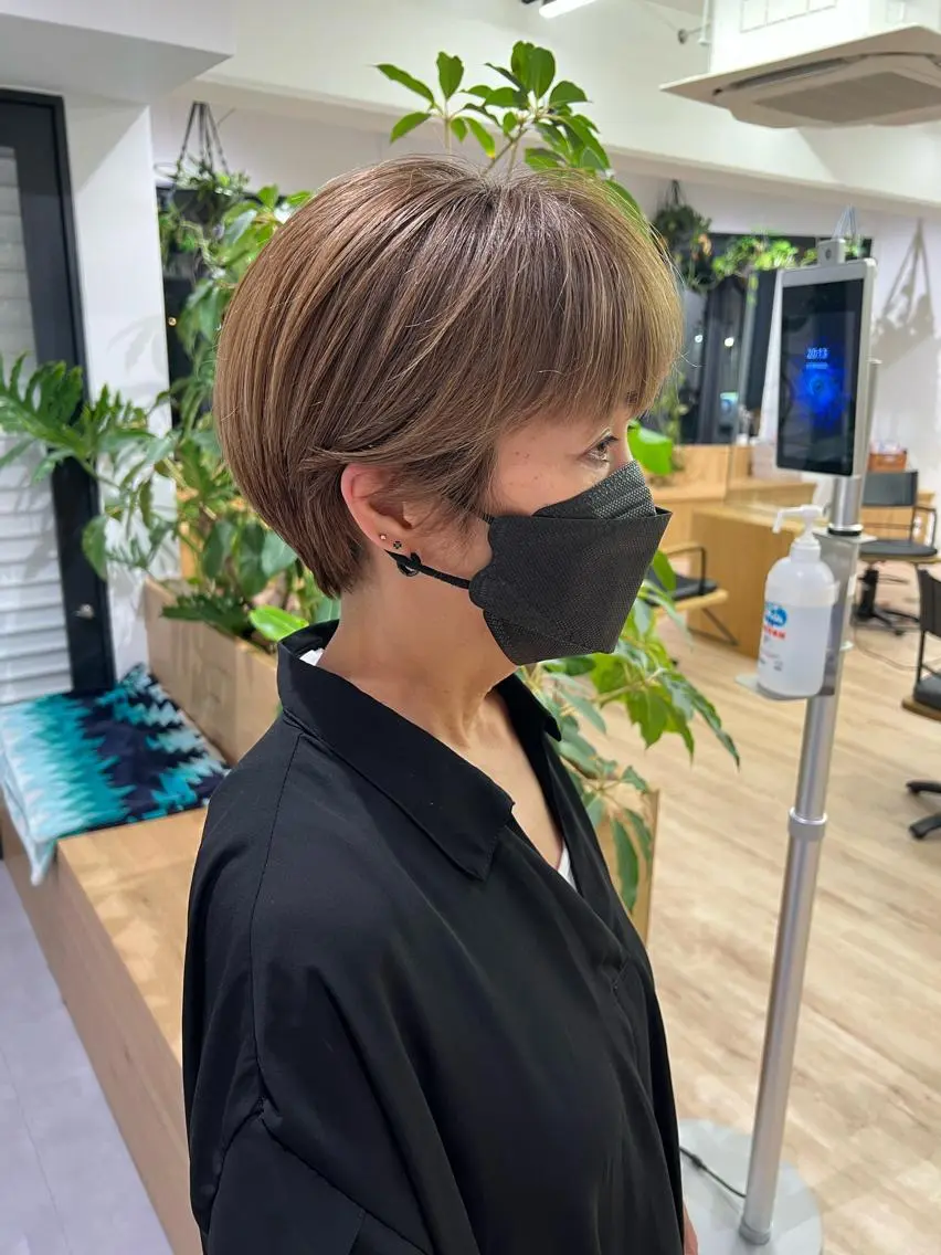 ショート ショートヘア カット 艶ベージュ/オリーブ カラー🫒airiのヘアスタイル