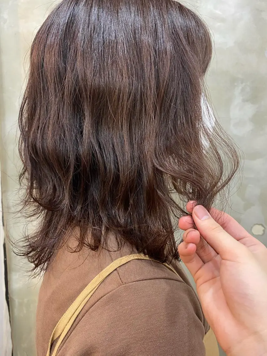 ミディアム カラー ヘアアレンジ ブリーチ ブラウンカラー ブリーチなしカラー ピンクカラー ピンクブラウン 志賀 あずみのヘアスタイル